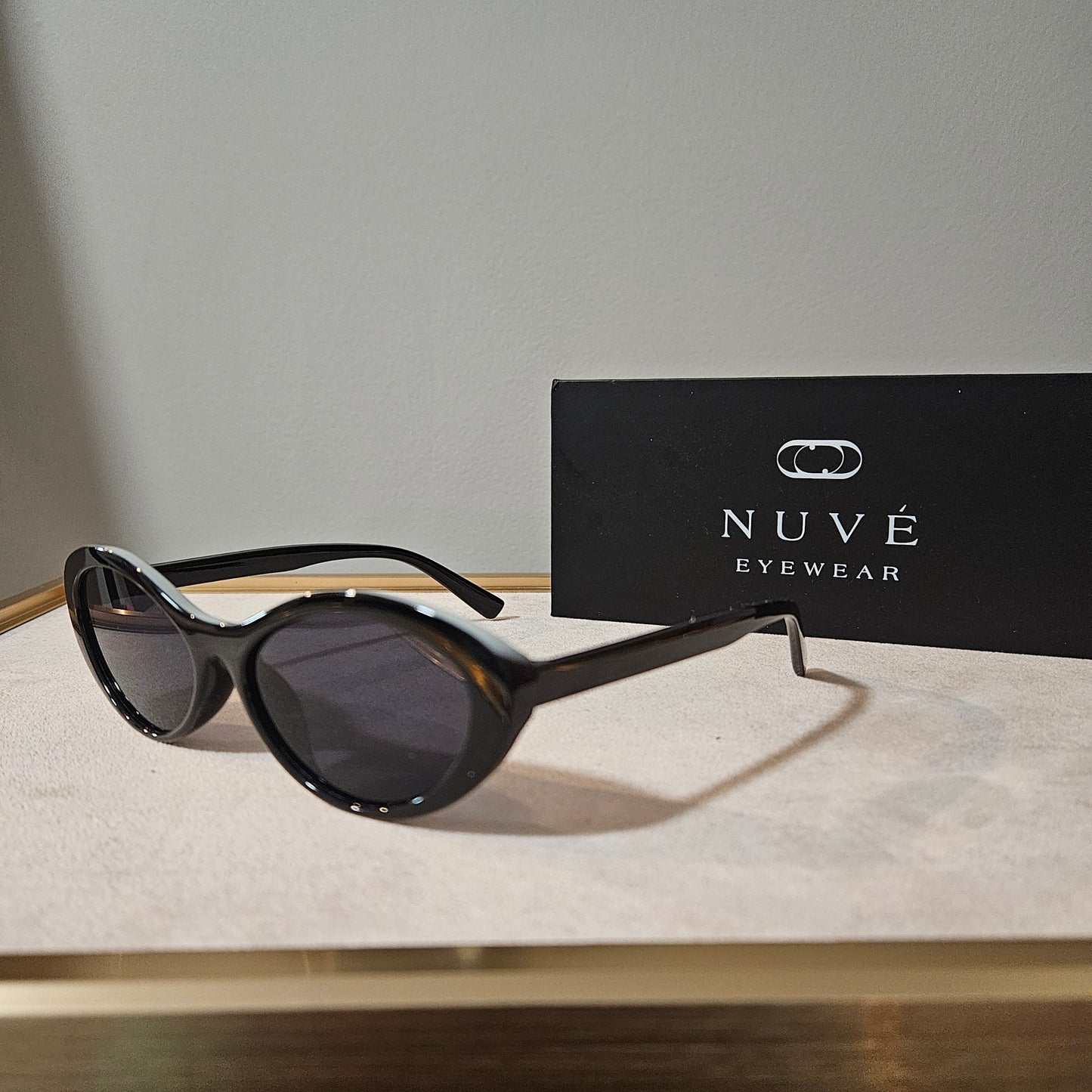 Raven Noir Oval–Black