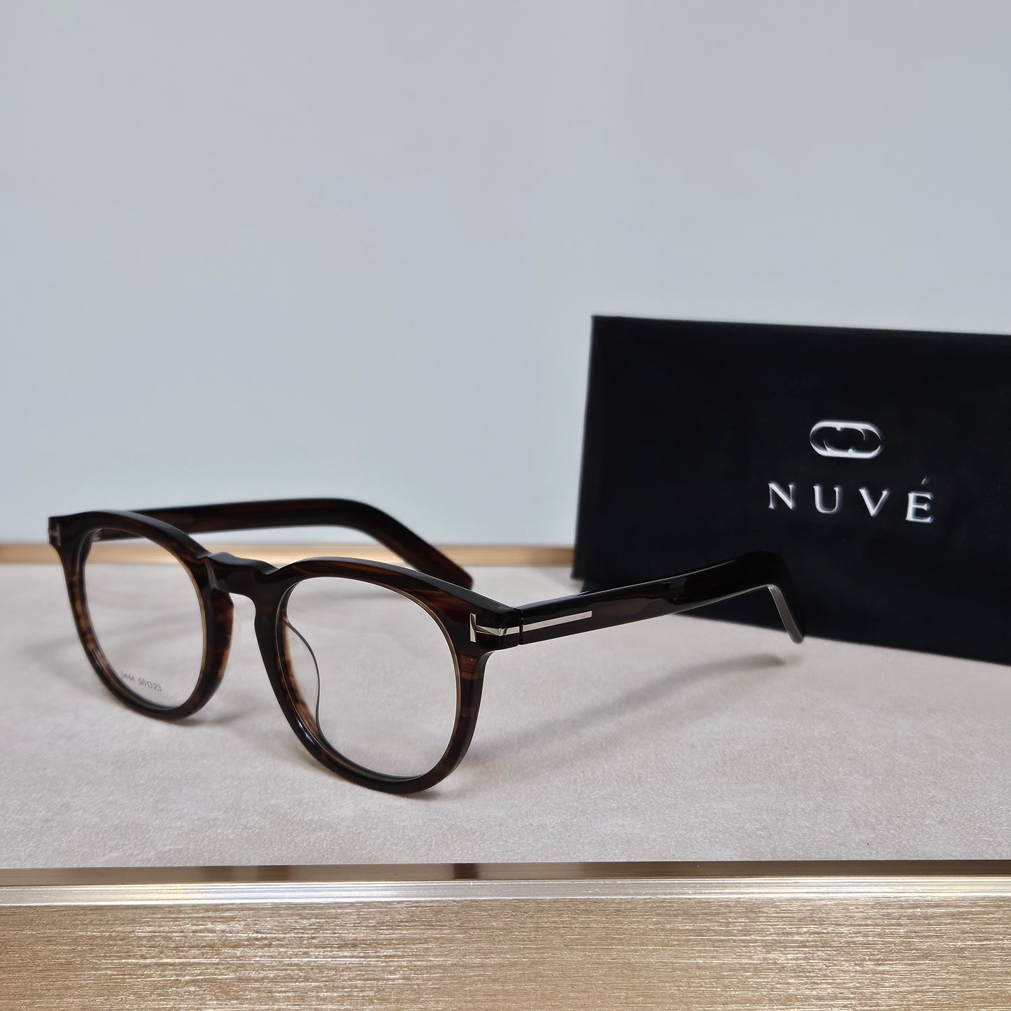 Nuvé Bourbon – Timeless. Warm. Refined
