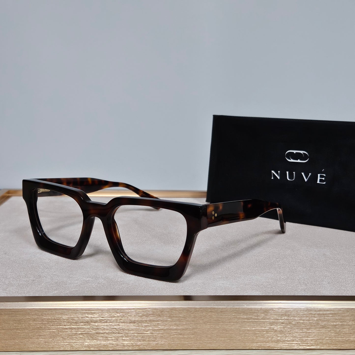 Nuvé Titan – Bold. Refined. Unshakable.
