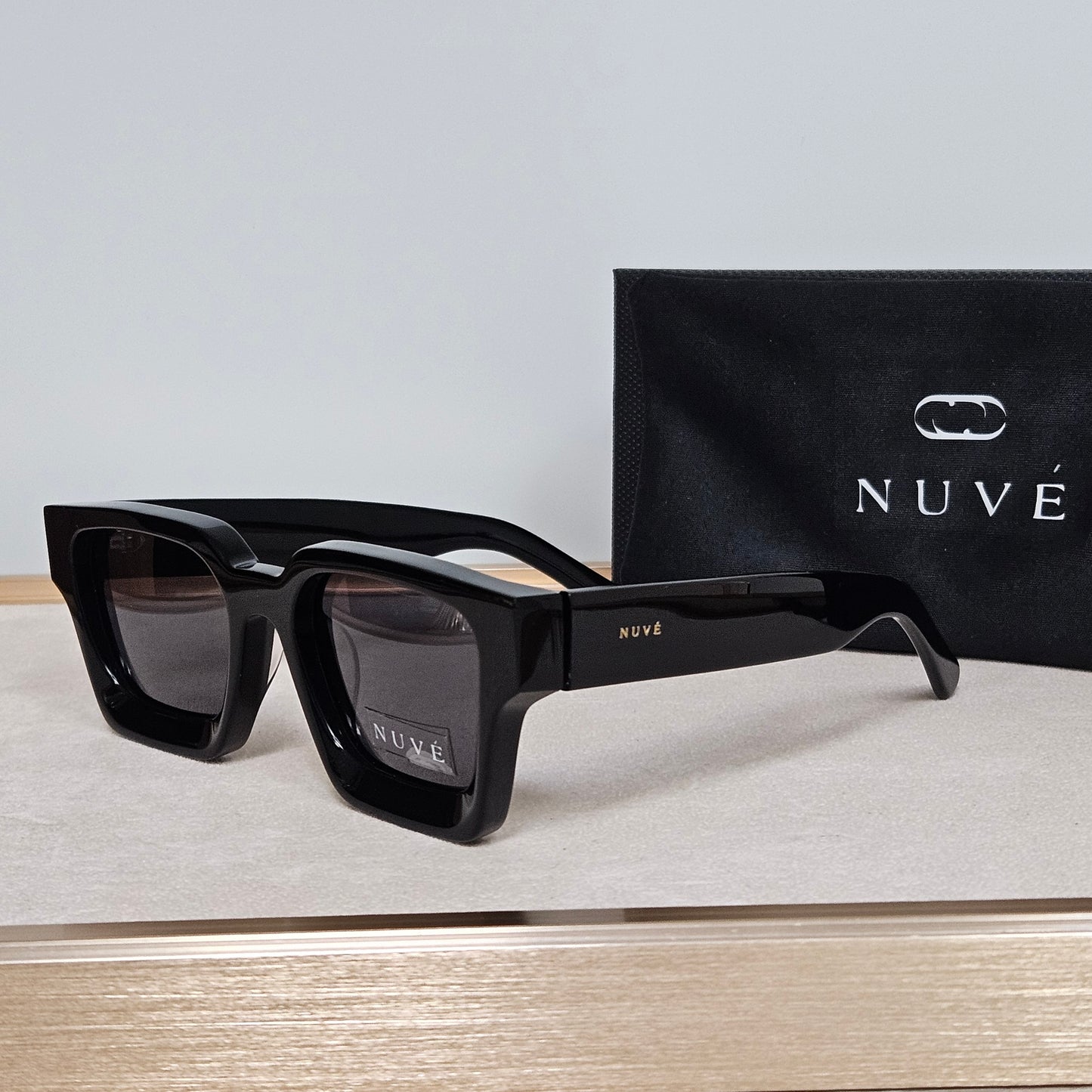 Nuvé Titan – Jet Black Edition