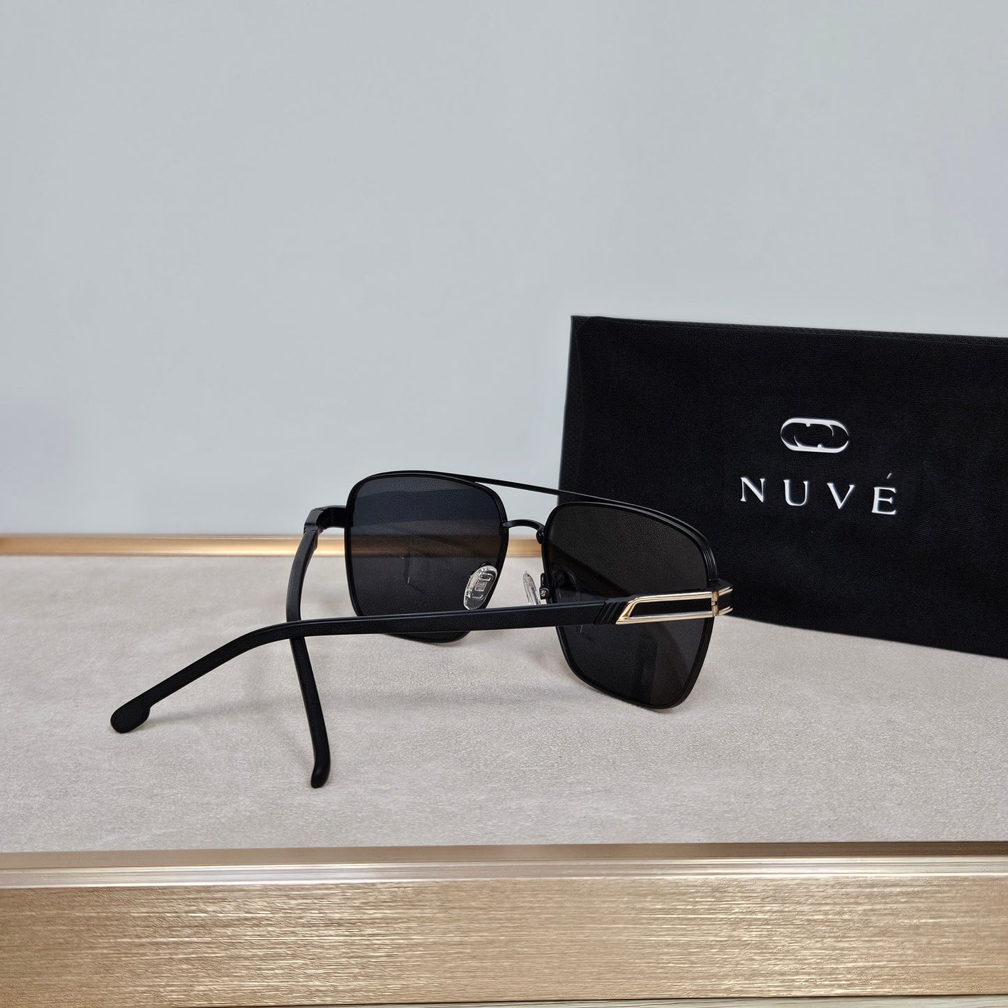 Nuvé – Midnight Gold Aviator