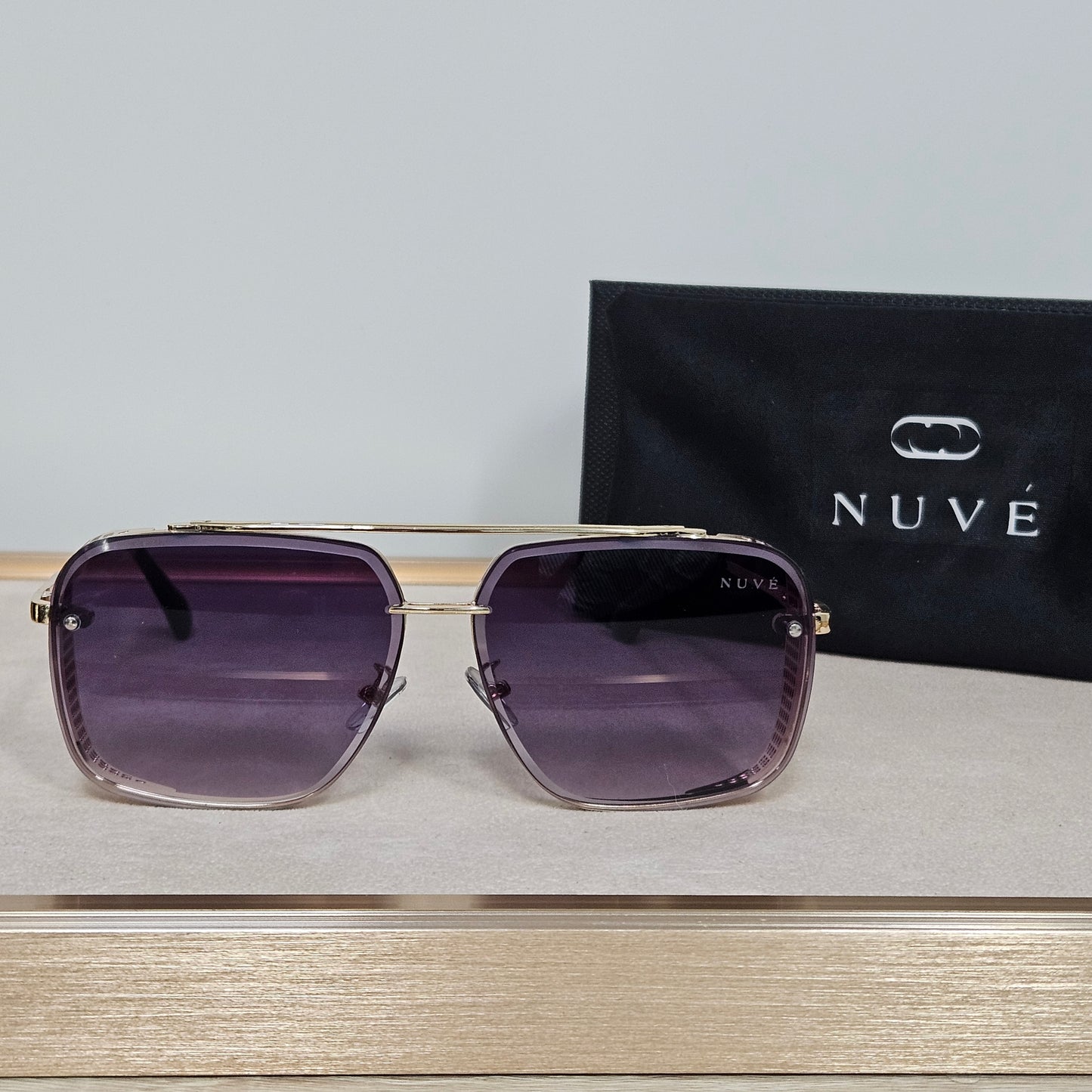 The Nuvè Valente – Modern Gold Elegance