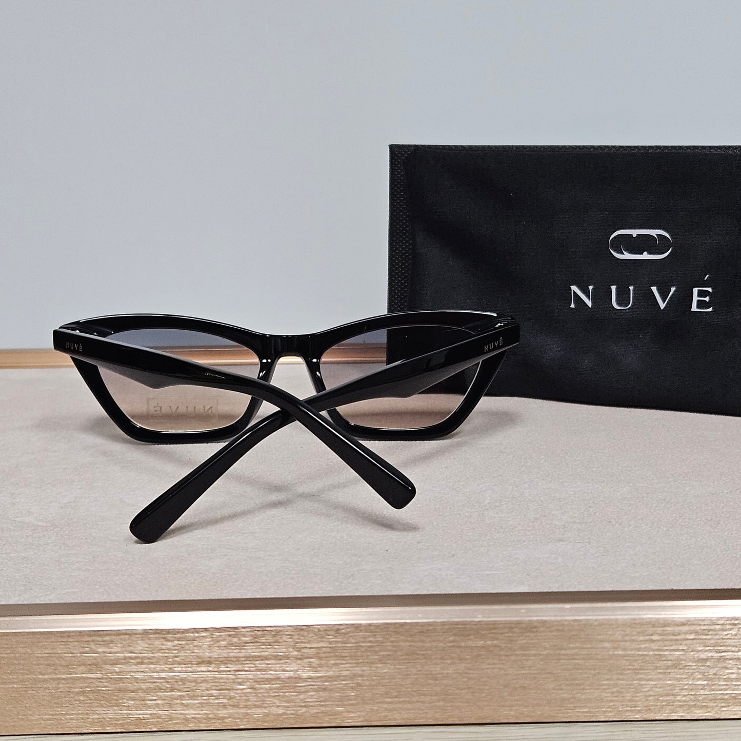 Nuvé Véra – Noir Essence Edition