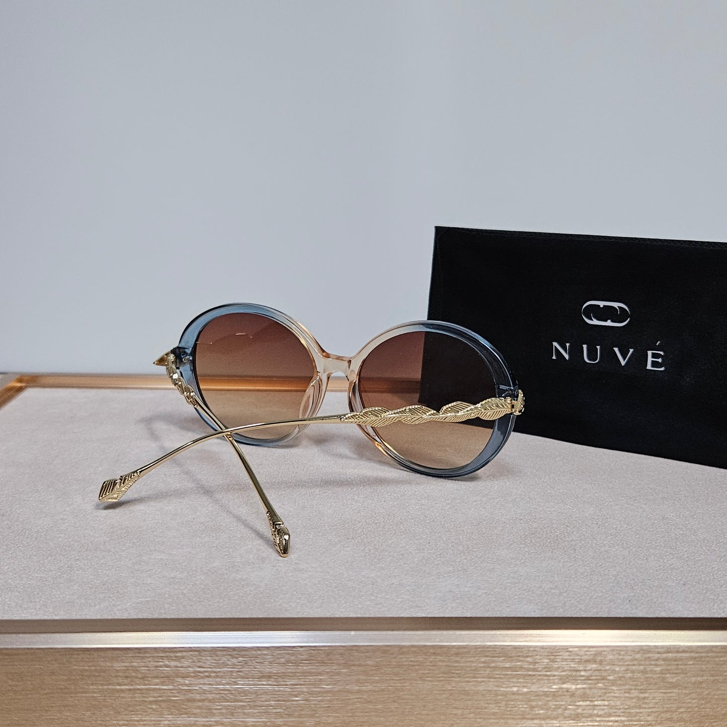 Nuvé Muse Round Acetate Sunglasses – Gold Leaf Temple