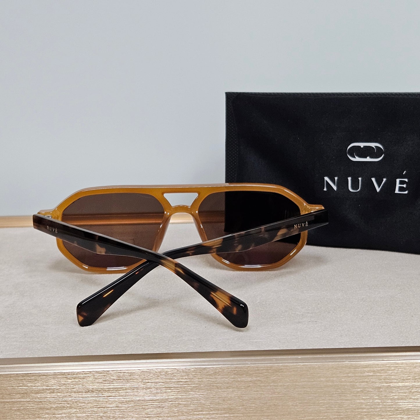 Nuvé Atlas – Amber Tortoise Edition 
54-16-145