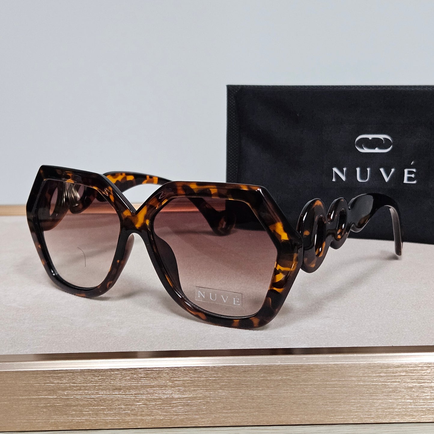 Nuvé Vesper – Tortoise Ember Edition