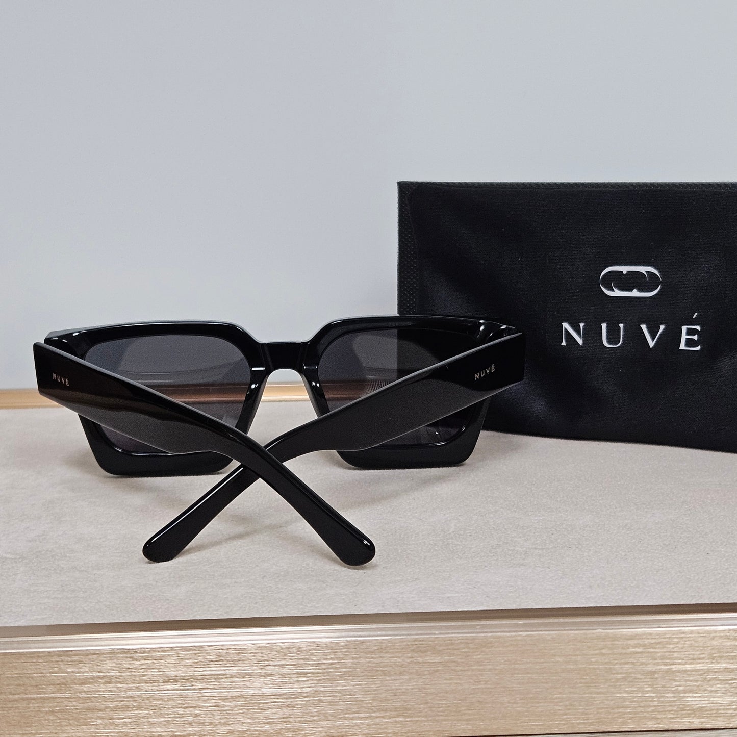 Nuvé Titan – Jet Black Edition